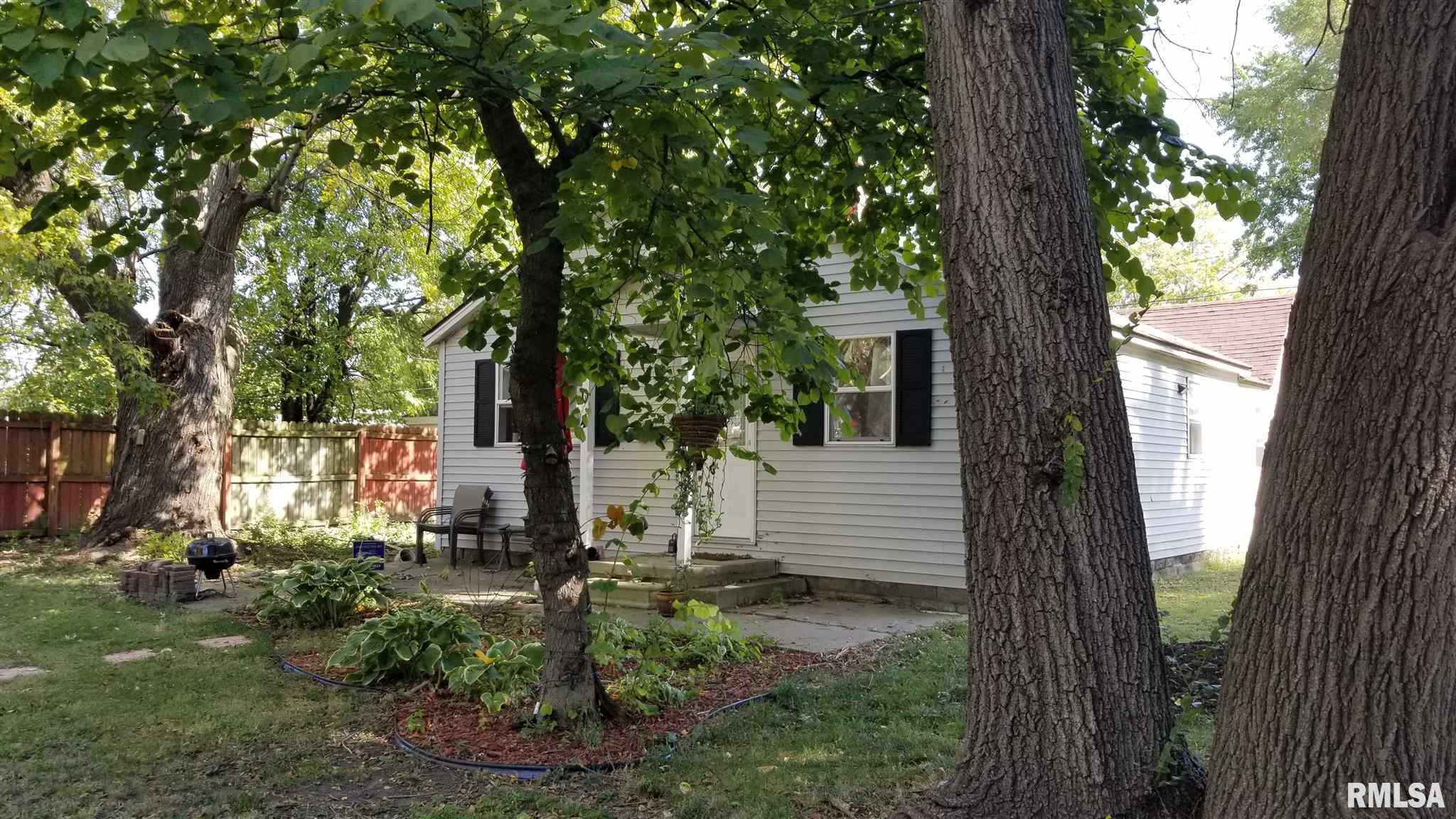 2304 South 8th Street Springfield, IL 62703 - Photo 4 of 11