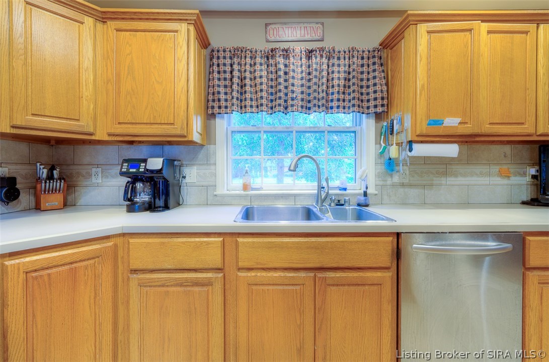 1352 Slate Run Road New Albany, IN 47150 - Photo 5 of 26