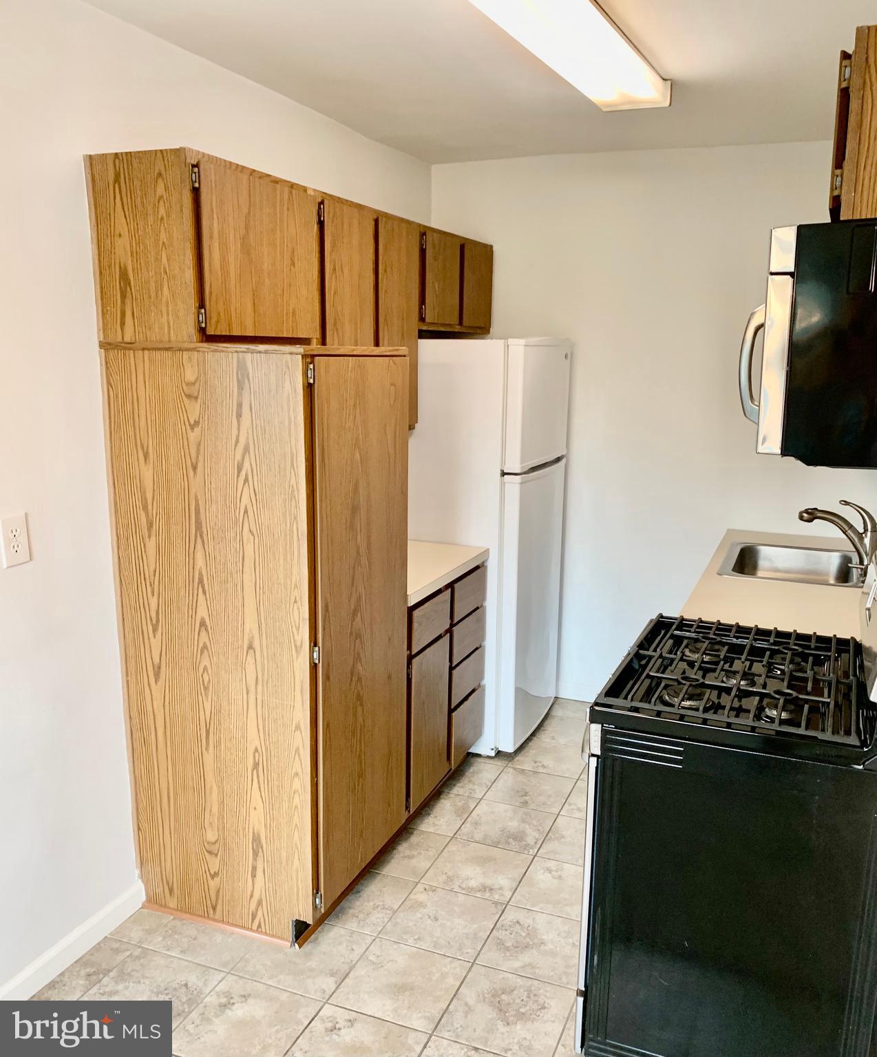 1300 South Arlington Ridge Road, Unit 205 Arlington, VA 22202 - Photo 4 of 18