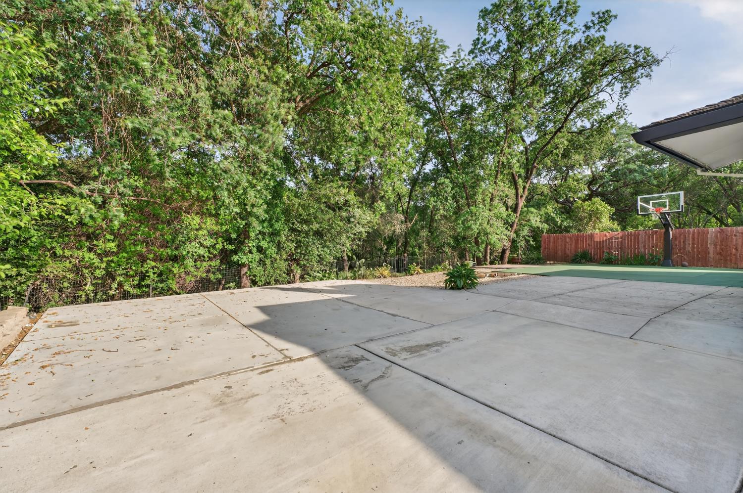 6035 Bryce Way Rocklin, CA 95677 - Photo 33 of 39 a view of a backyard