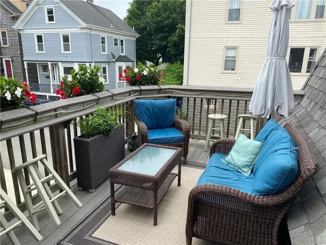 $3,000 | 4 Hammond Street, Unit 5, Newport, RI 02840
