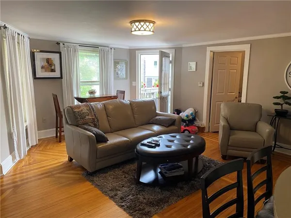 $3,000 | 4 Hammond Street, Unit 5, Newport, RI 02840