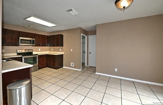 $2,000 | 18534 Taylore, San Antonio, TX 78259