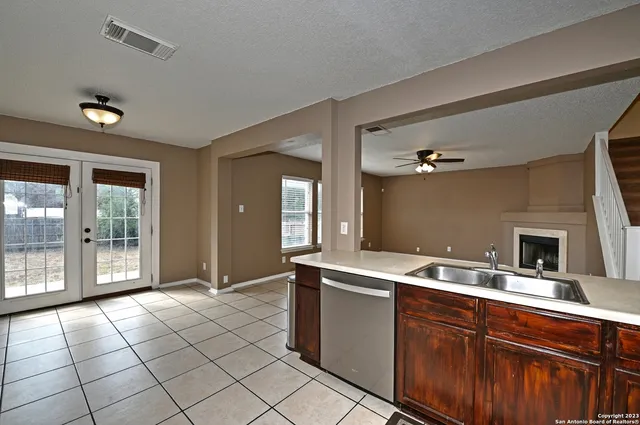 $2,000 | 18534 Taylore, San Antonio, TX 78259