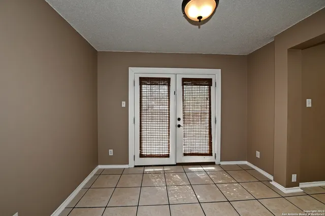 $2,000 | 18534 Taylore, San Antonio, TX 78259