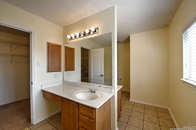 $2,000 | 18534 Taylore, San Antonio, TX 78259