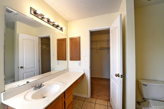 $2,000 | 18534 Taylore, San Antonio, TX 78259