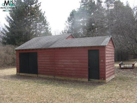 925 Heights Road Lake Orion, MI 48362 - Photo 2 of 10 325965-1.JPG