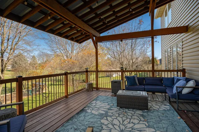 $585,000 | 61528 248th Avenue, Mantorville, MN 55955