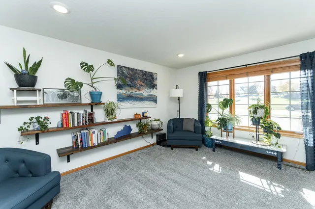 $575,000 | 61528 248th Avenue, Mantorville, MN 55955