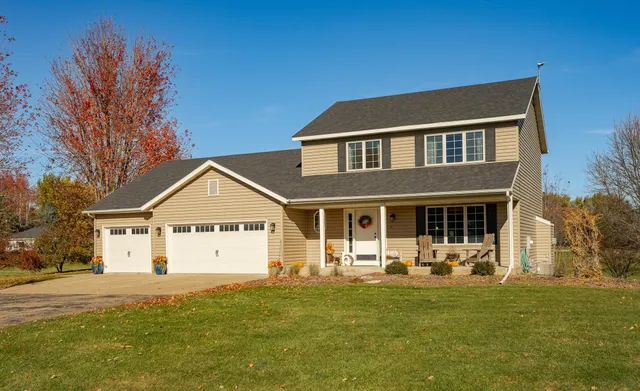 $585,000 | 61528 248th Avenue, Mantorville, MN 55955