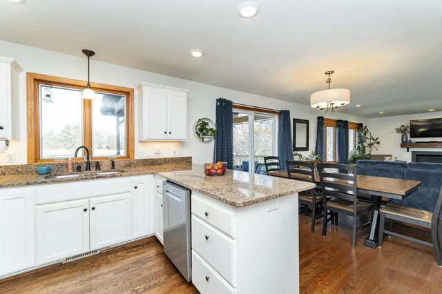 $575,000 | 61528 248th Avenue, Mantorville, MN 55955