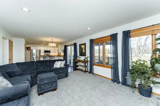 $585,000 | 61528 248th Avenue, Mantorville, MN 55955