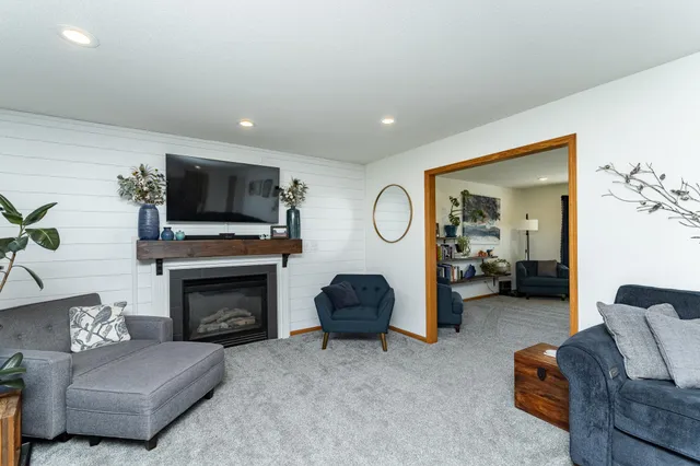 $575,000 | 61528 248th Avenue, Mantorville, MN 55955