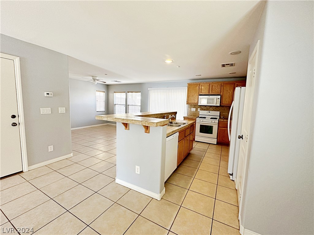 1157 Paradise River Road Henderson, NV 89002 - Photo 15 of 66 Gallery Image 15