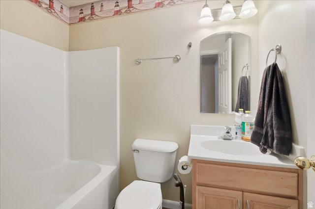 2887 View Crest Circle North Logan, UT 84341 - Photo 21 of 37 Full bath with vanity and bathtub / shower combination
