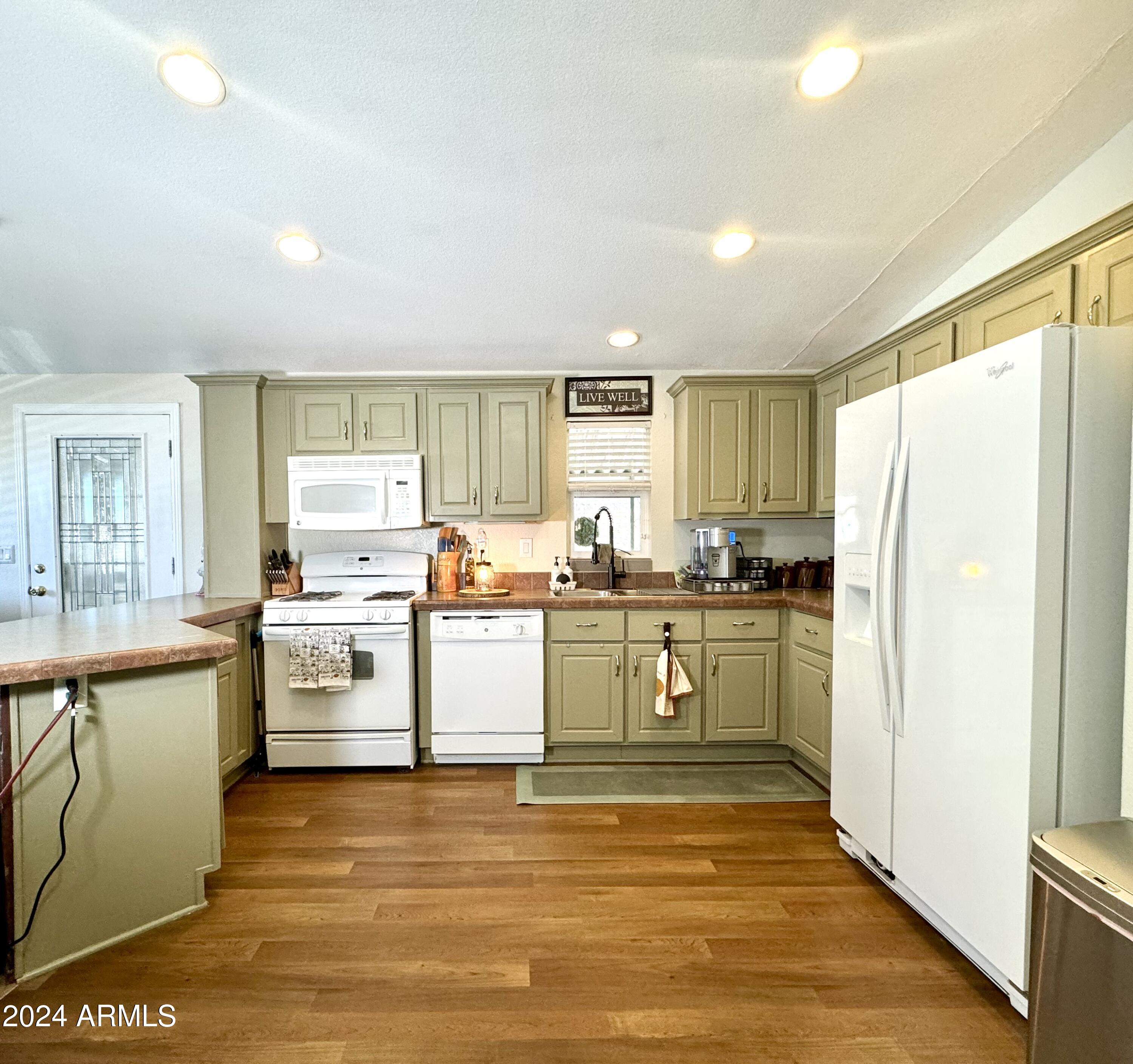 7901 East State Rte 69, Unit 77 Prescott Valley, AZ 86314 - Photo 5 of 24 IMG_8665