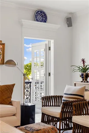a view of entryway with a potted plant