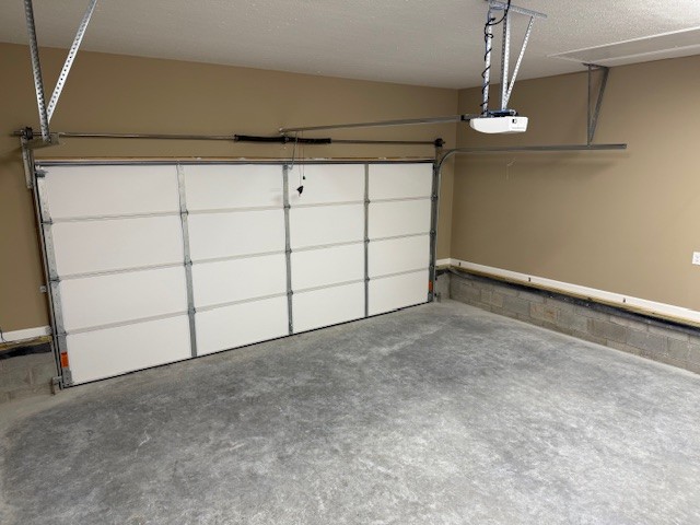 1427 Old Estill Springs Road Tullahoma, TN 37388 - Photo 23 of 44 a view of a garage