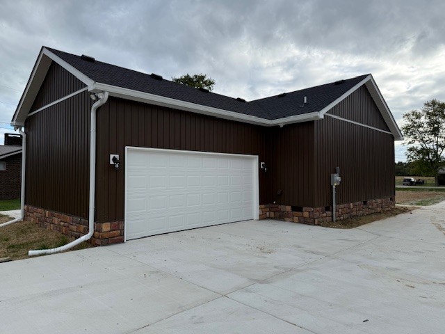 1427 Old Estill Springs Road Tullahoma, TN 37388 - Photo 29 of 44 a view of garage