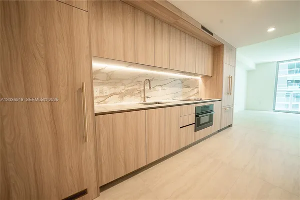 $7,800 | 77 Southeast 5th Street, Unit 1607, Miami, FL 33131