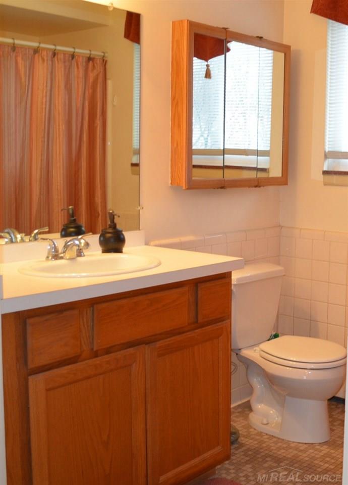 491 Miller Avenue Rochester, MI 48307 - Photo 11 of 14 31278929-10.JPG