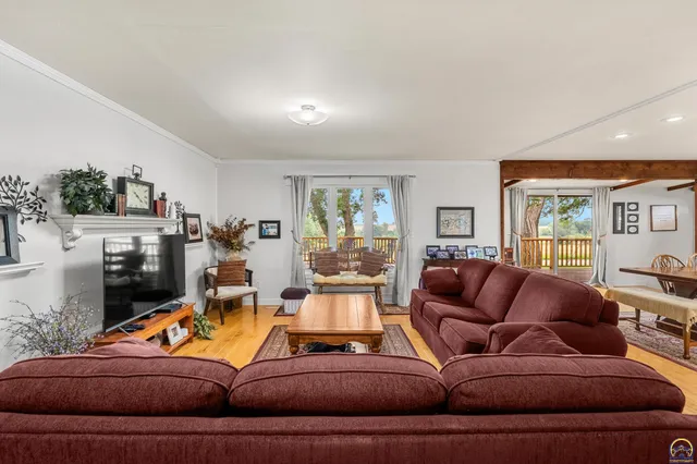 $599,999 | 845 C Street, Centralia, KS 66415