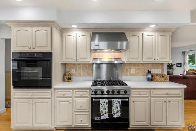 $599,999 | 845 C Street, Centralia, KS 66415