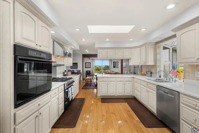 $599,999 | 845 C Street, Centralia, KS 66415