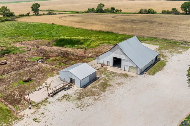 $599,999 | 845 C Street, Centralia, KS 66415