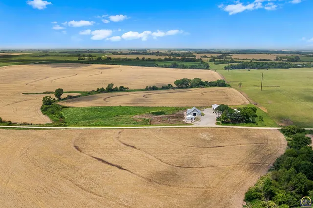 $599,999 | 845 C Street, Centralia, KS 66415