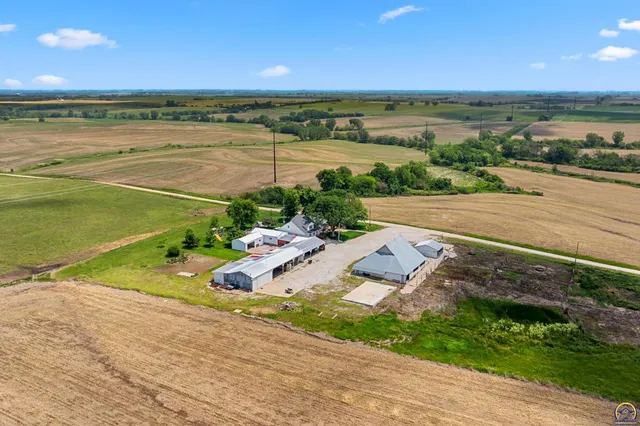 $599,999 | 845 C Street, Centralia, KS 66415