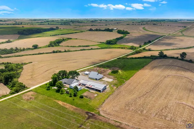 $599,999 | 845 C Street, Centralia, KS 66415