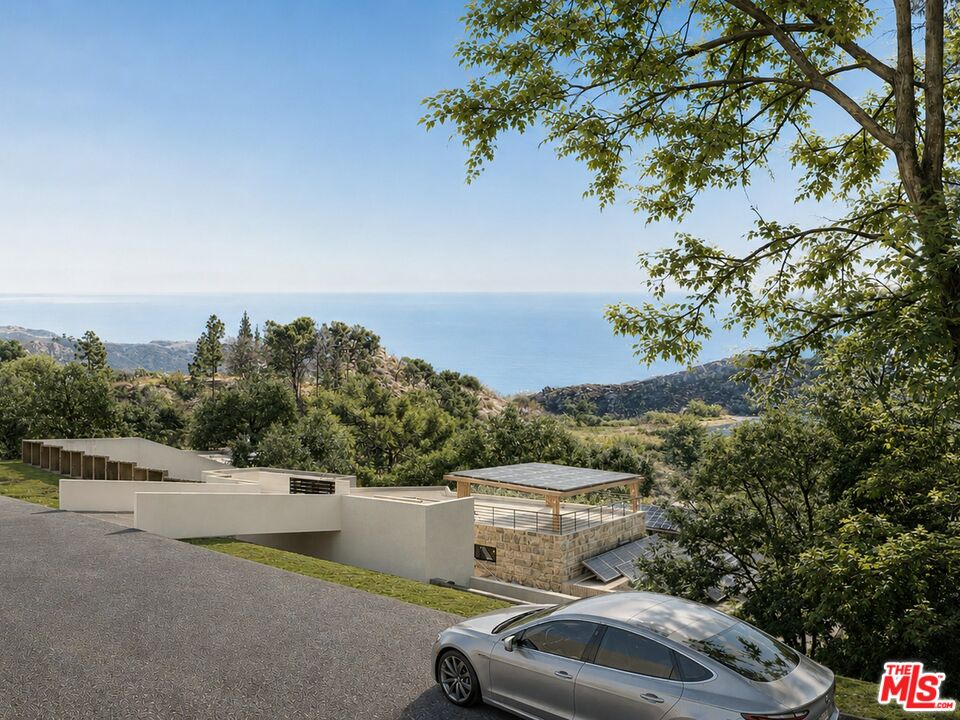 570 Schueren Road Malibu, CA 90265 - Photo 2 of 29