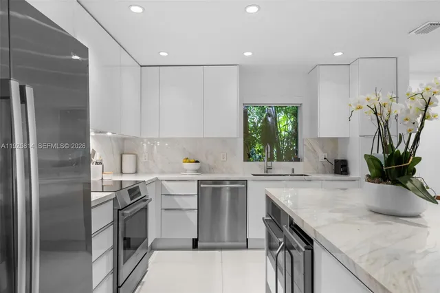 $3,000,000 | 45 Southwest 19th Road, Miami, FL 33129