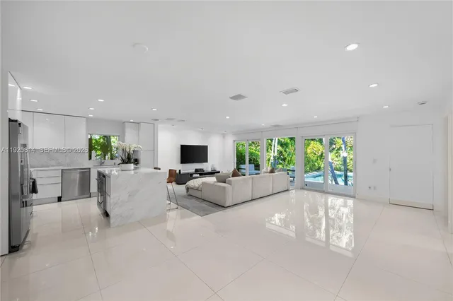 $3,000,000 | 45 Southwest 19th Road, Miami, FL 33129