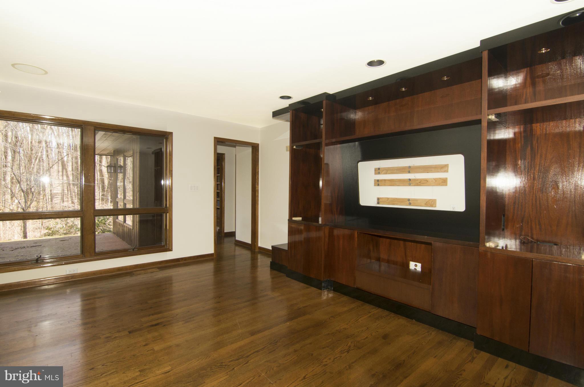 13815 Cuba Road Cockeysville, MD 21030 - Photo 18 of 30 Family Room