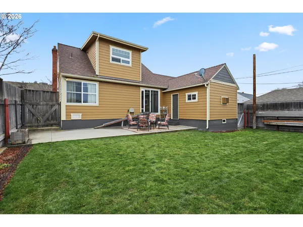 $450,000 | 1625 East 13th Place, The Dalles, OR 97058