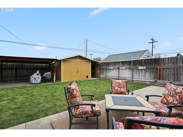$450,000 | 1625 East 13th Place, The Dalles, OR 97058