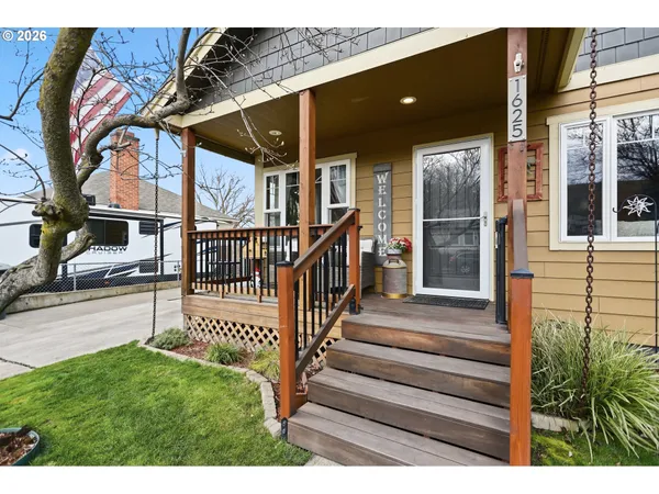 $450,000 | 1625 East 13th Place, The Dalles, OR 97058