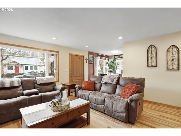 $450,000 | 1625 East 13th Place, The Dalles, OR 97058