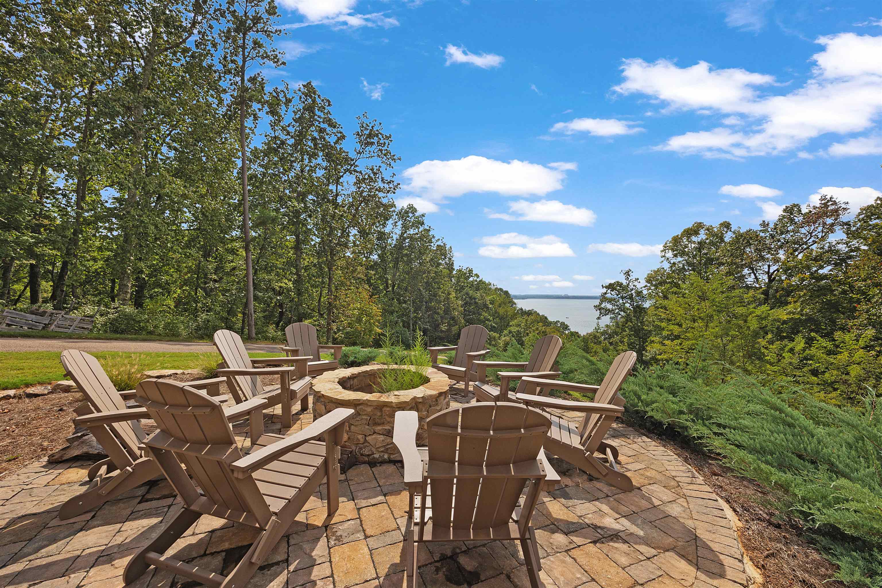 15 Daylight Cove Savannah, TN 38372 - Photo 28 of 37 a view of a patio with table and chairs and potted plants