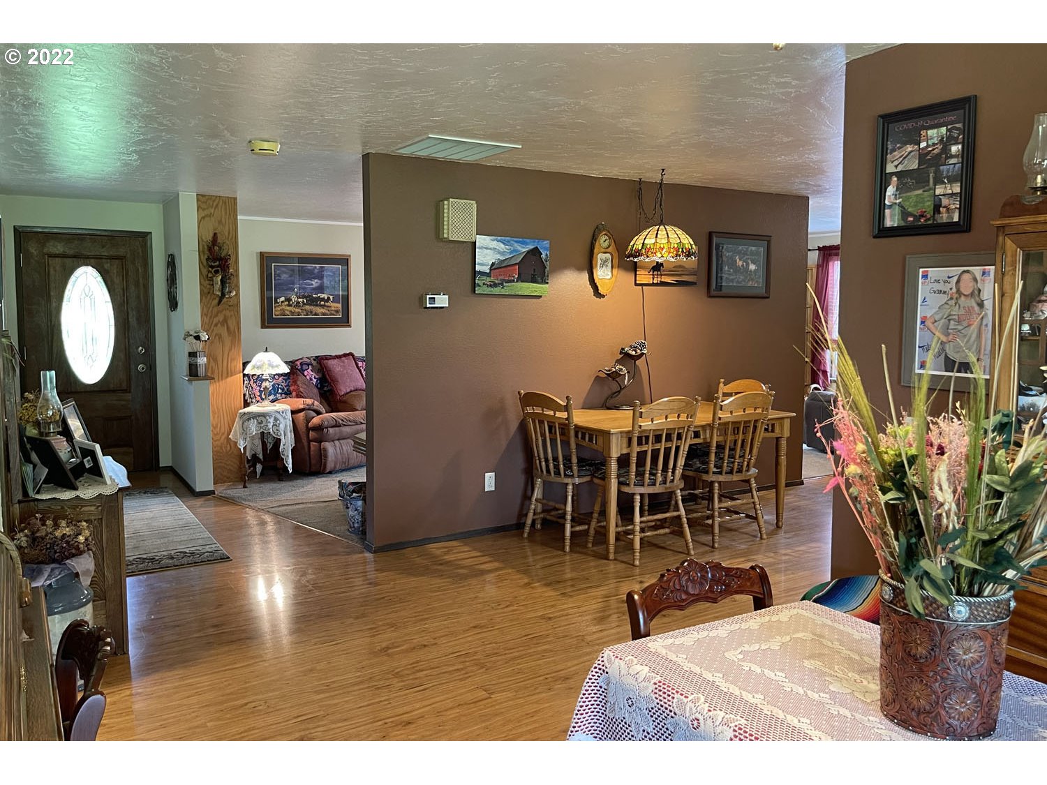 91783 Marcola Road Springfield, OR 97478 - Photo 12 of 31 a living room with furniture and potted plants