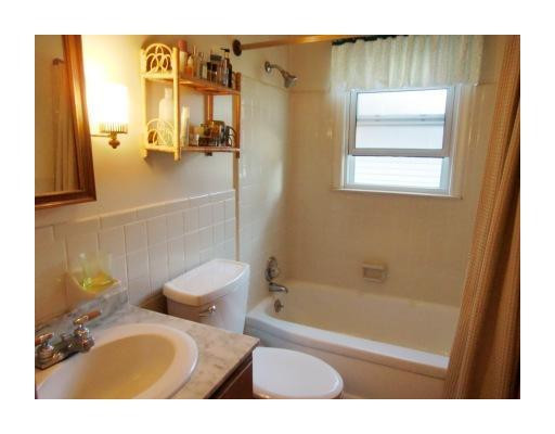 3385 Beaumont Road Ann Arbor, MI 48105 - Photo 8 of 10 Photo 8