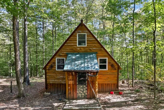 $240,500 | 150 Kinsman Highway, Grafton, NH 03240