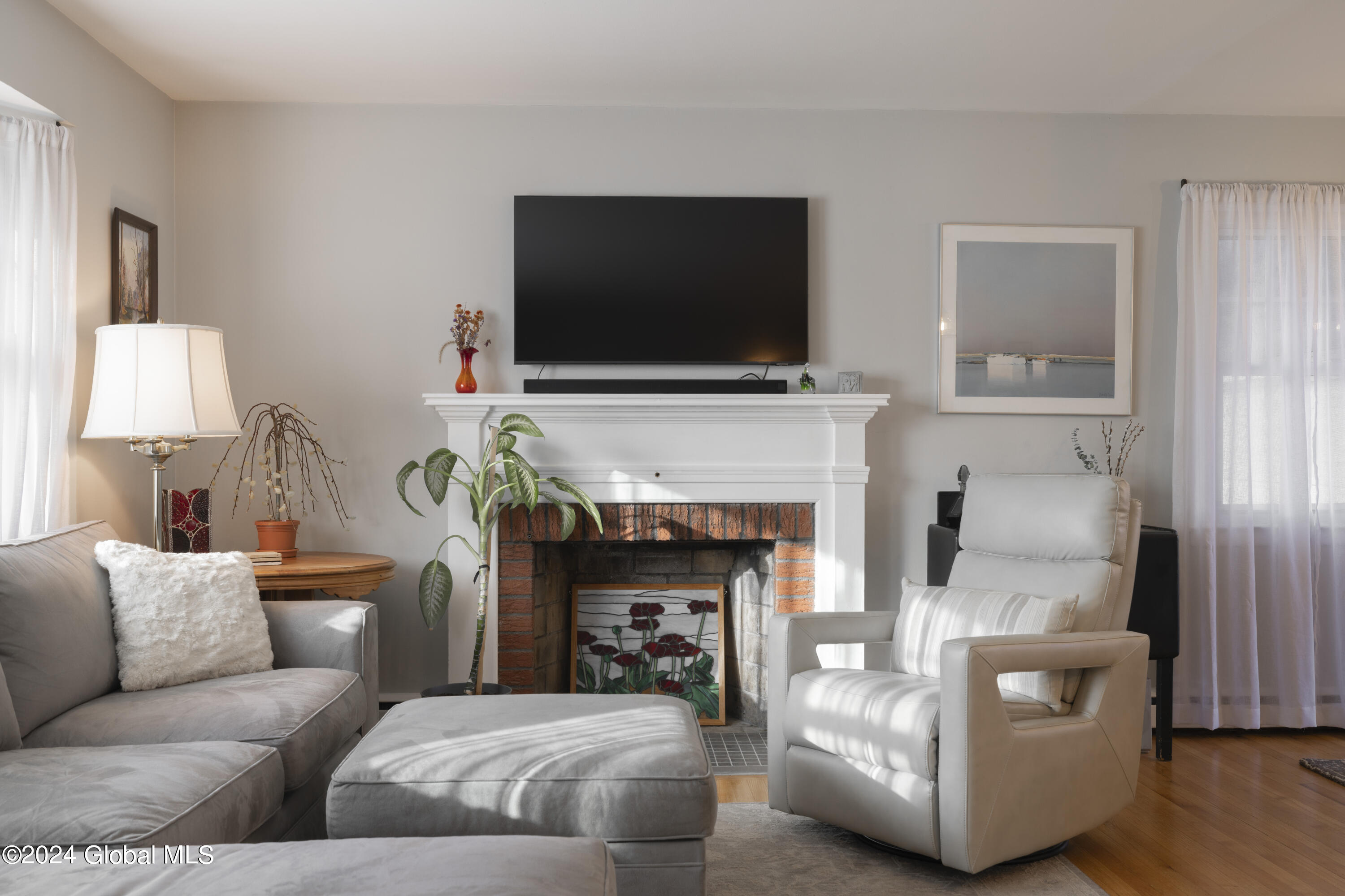 34 Delmar Place Bethlehem, NY 12054 - Photo 4 of 38 IMG_7046