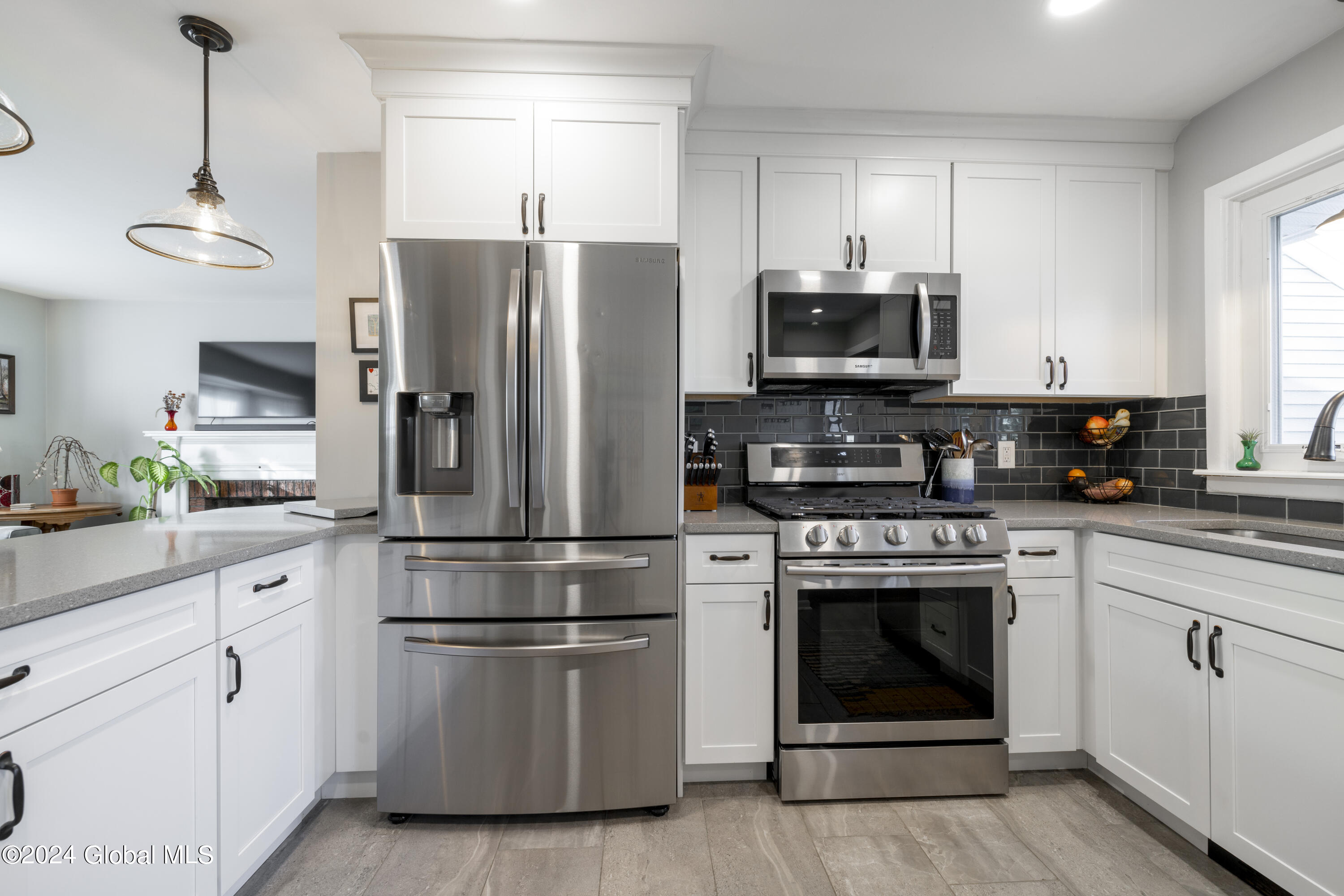 34 Delmar Place Bethlehem, NY 12054 - Photo 8 of 38 IMG_7136