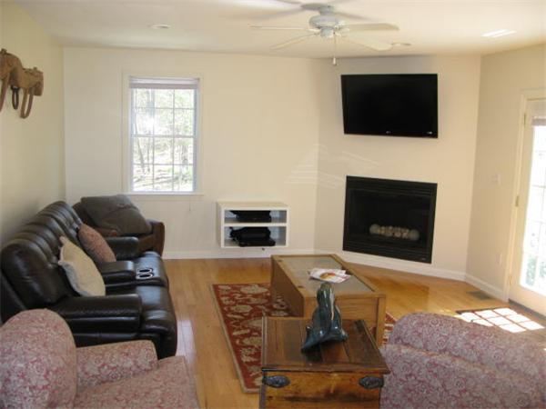 56 Ellsworth Road Rowley, MA 01969 - Photo 3 of 27