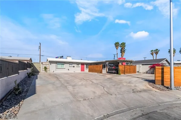 $1,000 | 5149 Poncho Circle, Unit 5, Las Vegas, NV 89119