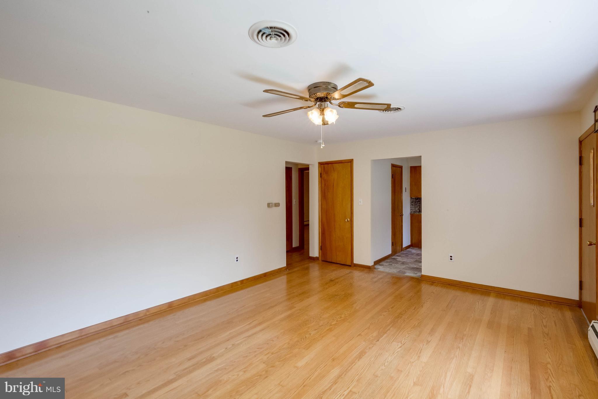 3430 Hampstead Mexico Road Hampstead, MD 21074 - Photo 7 of 28 Living Room 3